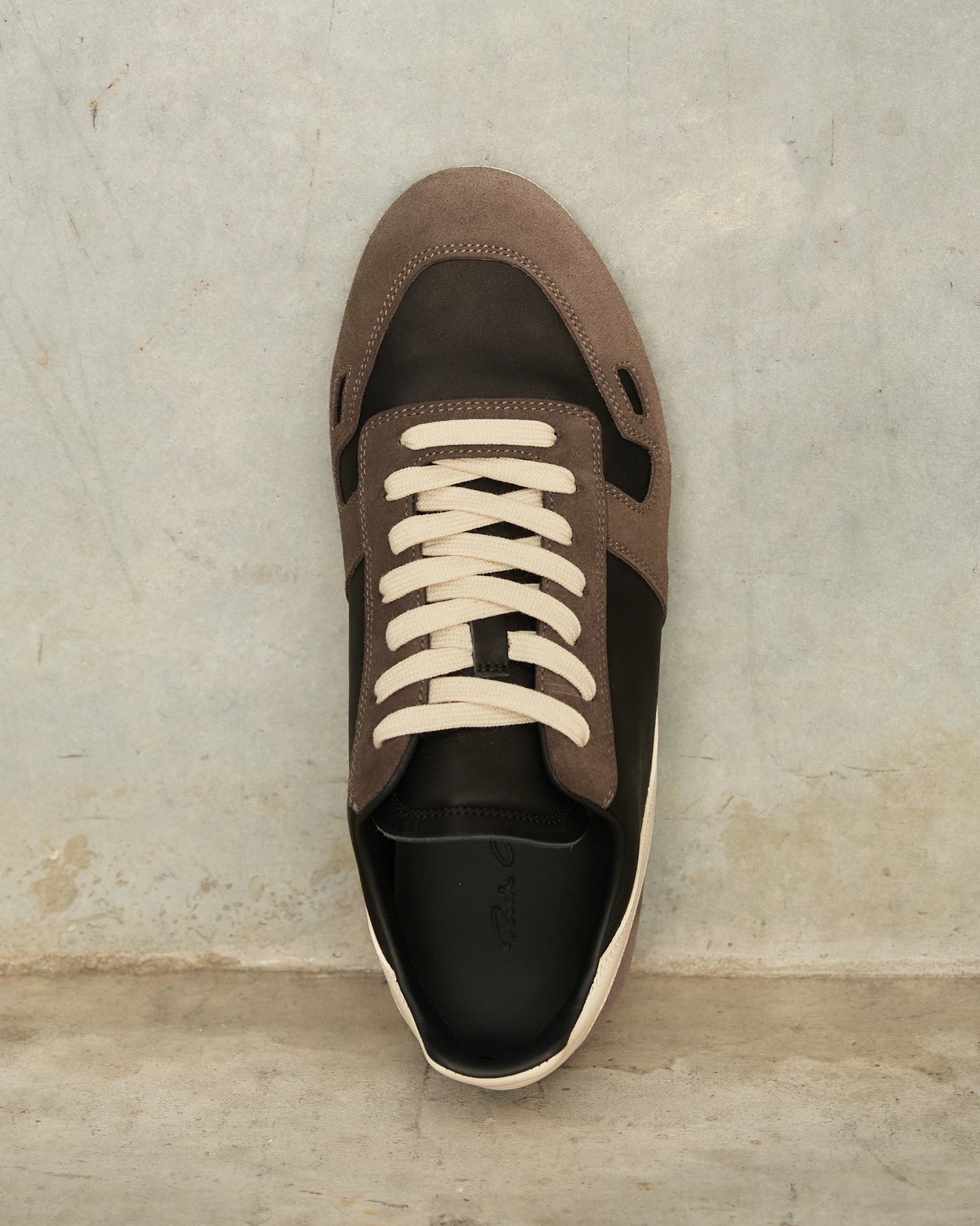 Dark Dust Milk Minimal Sneakers