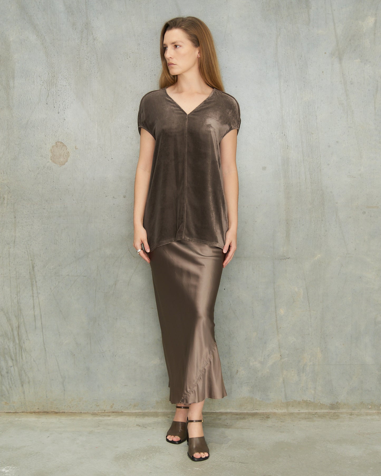 Dark Dust Velvet Floating Top