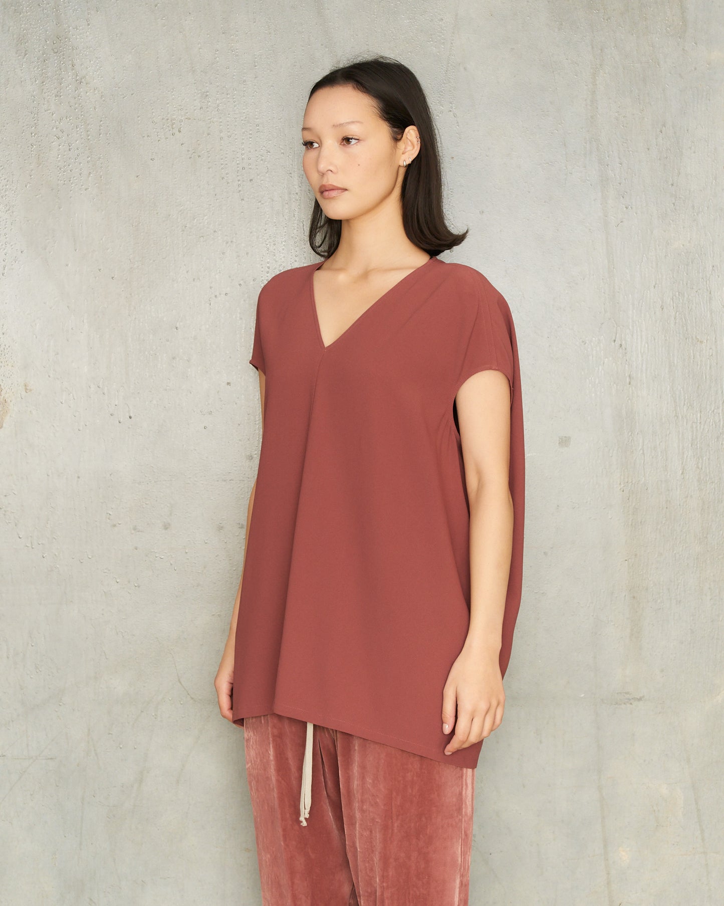 Rosewood V-Neck Floating Top