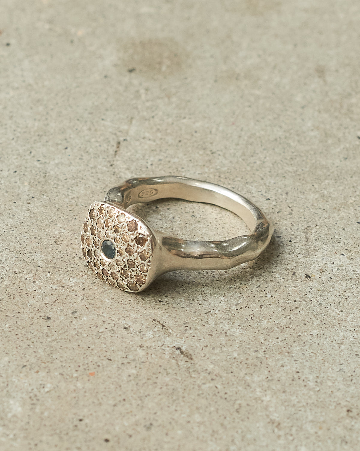 Boo Cognac Blue Sapphire Ring