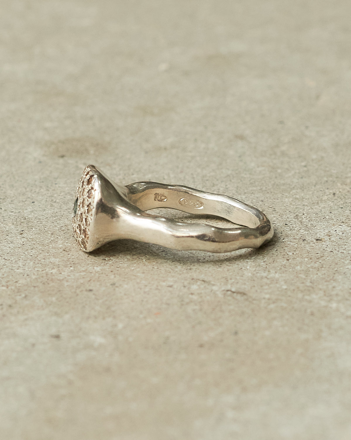 Boo Cognac Blue Sapphire Ring