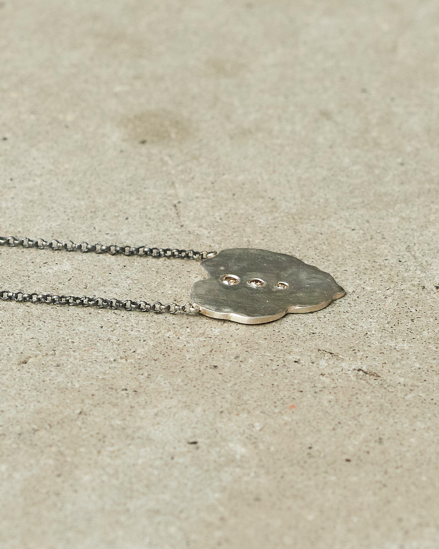 Pe Nabiz Silver Cognac Necklace