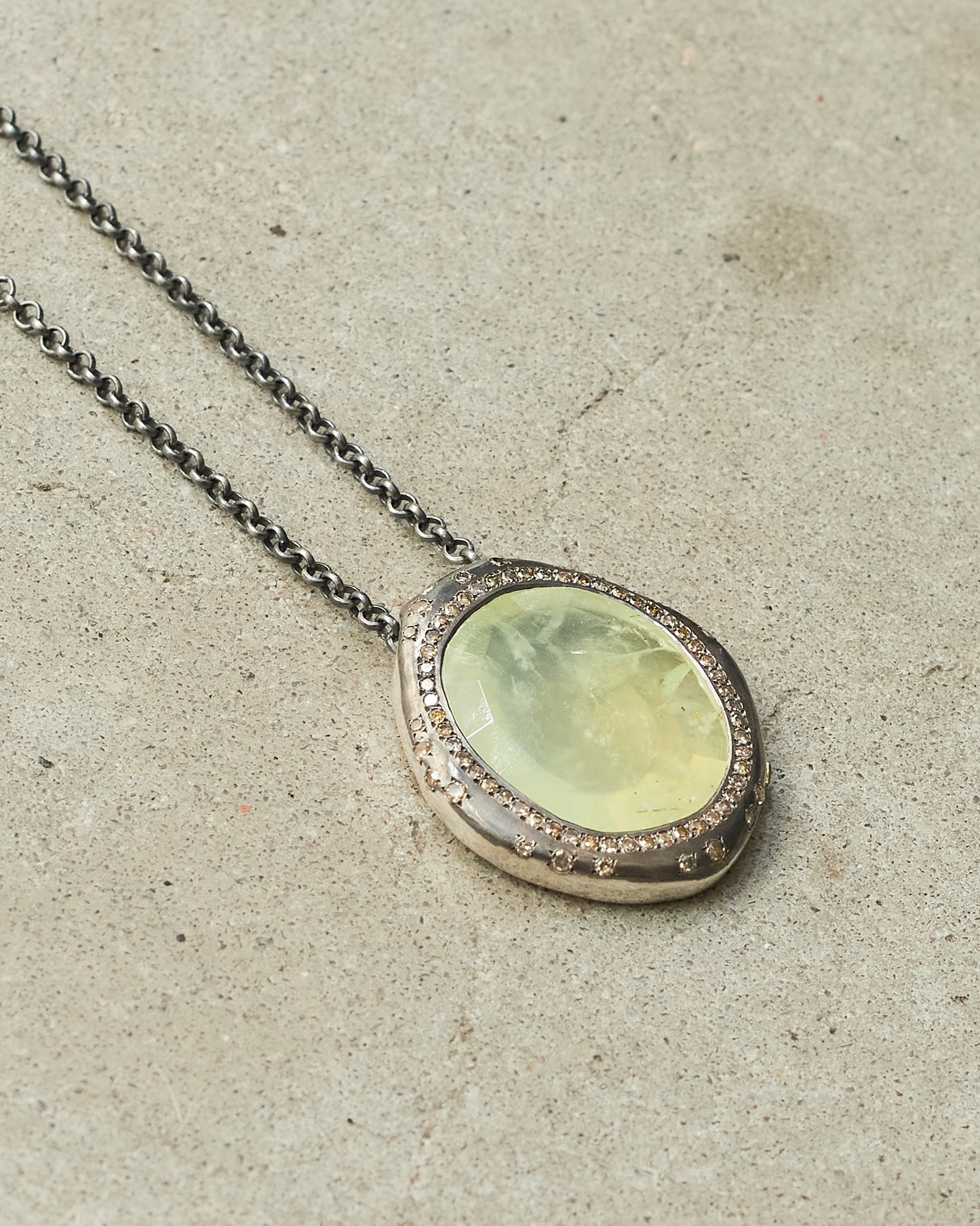 Pe Olympe Prehnite Cognac Necklace