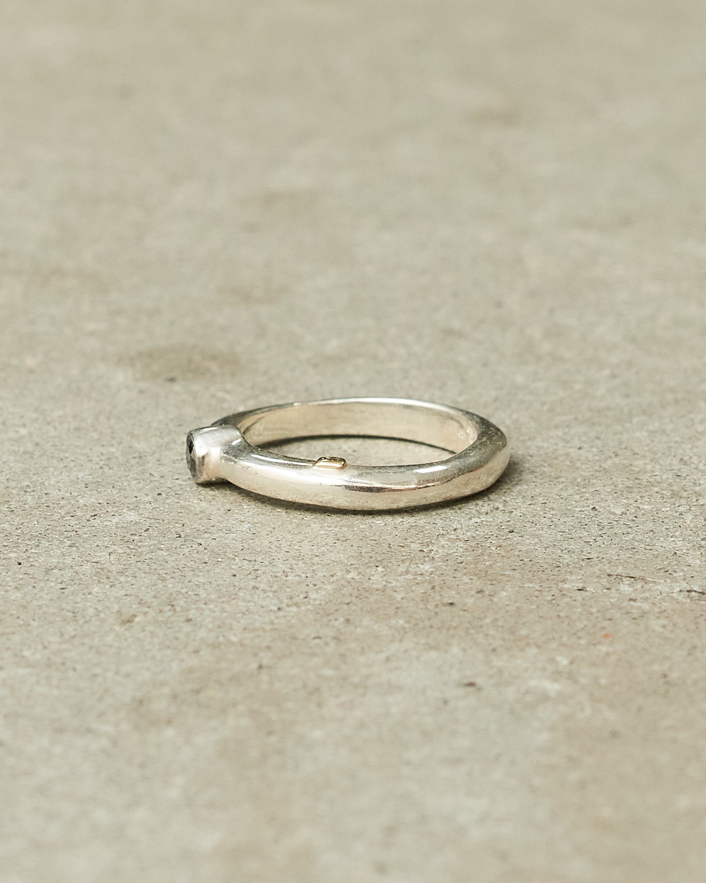 Rond Sterling Silver Black Diamond Ring