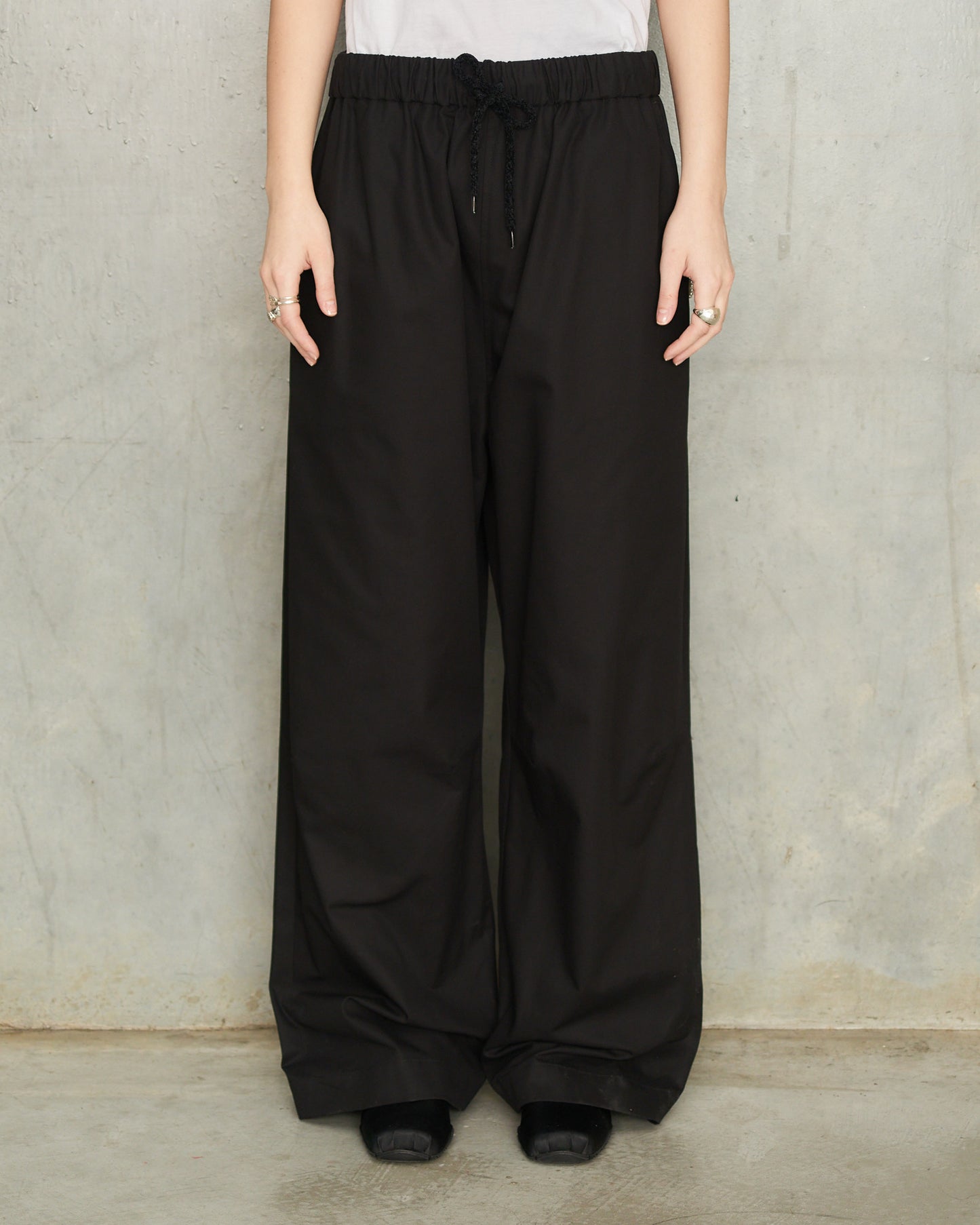 Black Daisy Knee Pleat Trousers