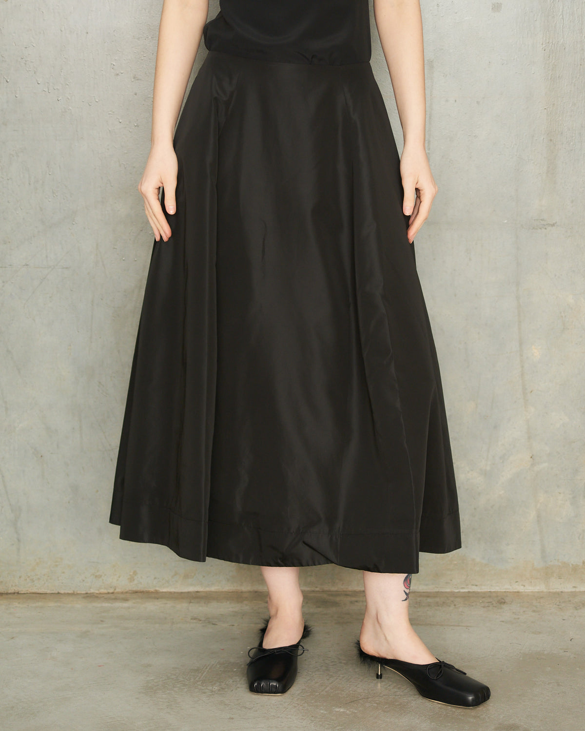 Black Sculpt Ripple Skirt