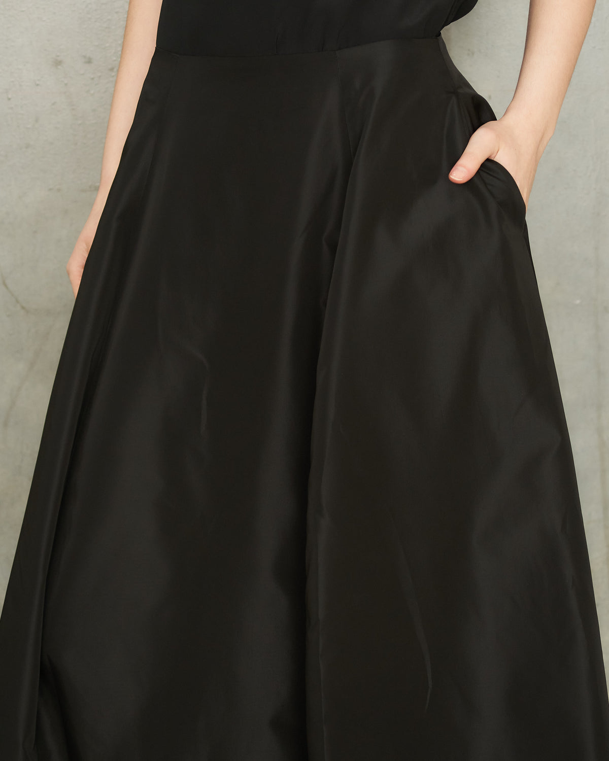 Black Sculpt Ripple Skirt