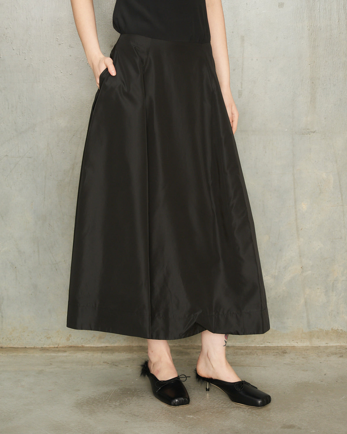 Black Sculpt Ripple Skirt