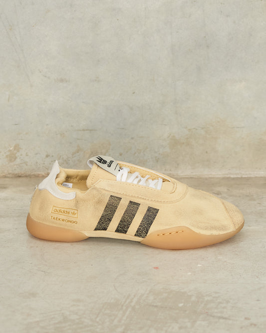 Beige Taekwondo Mei Sneakers