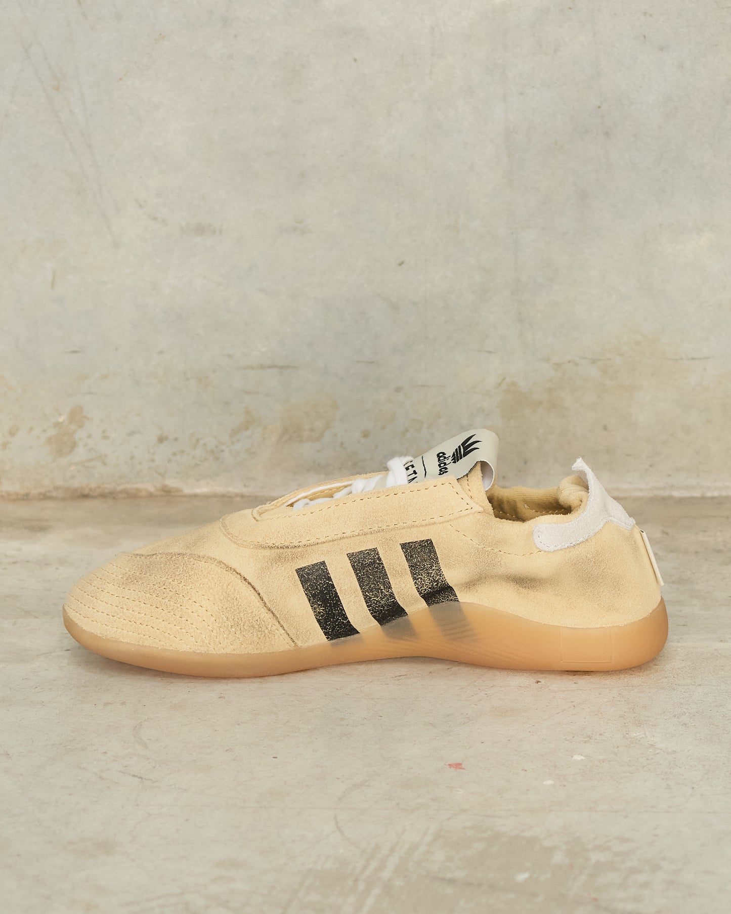 Beige Taekwondo Mei Sneakers