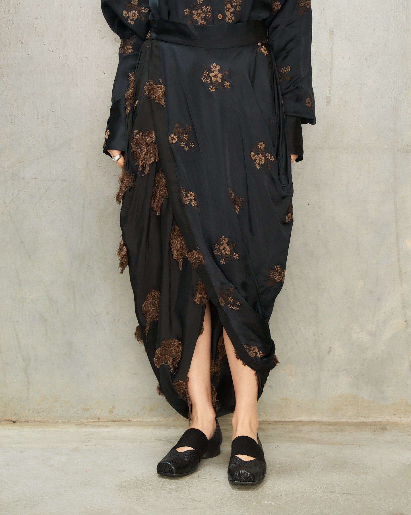 Black Embroidery Gink Skirt