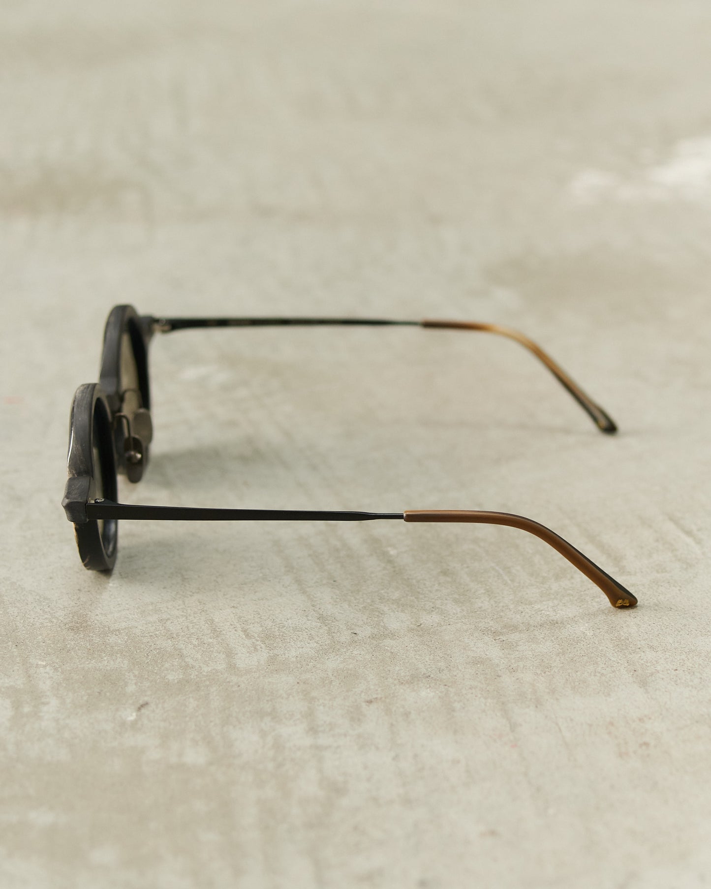 Black Twist Sunglasses