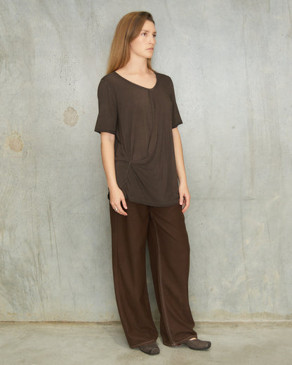 Brown Asymmetric Trap Top