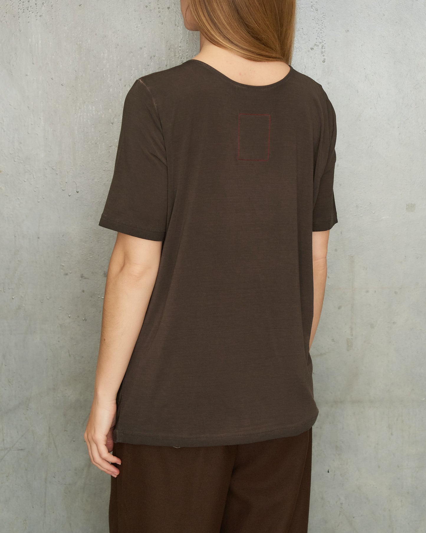 Brown Asymmetric Trap Top