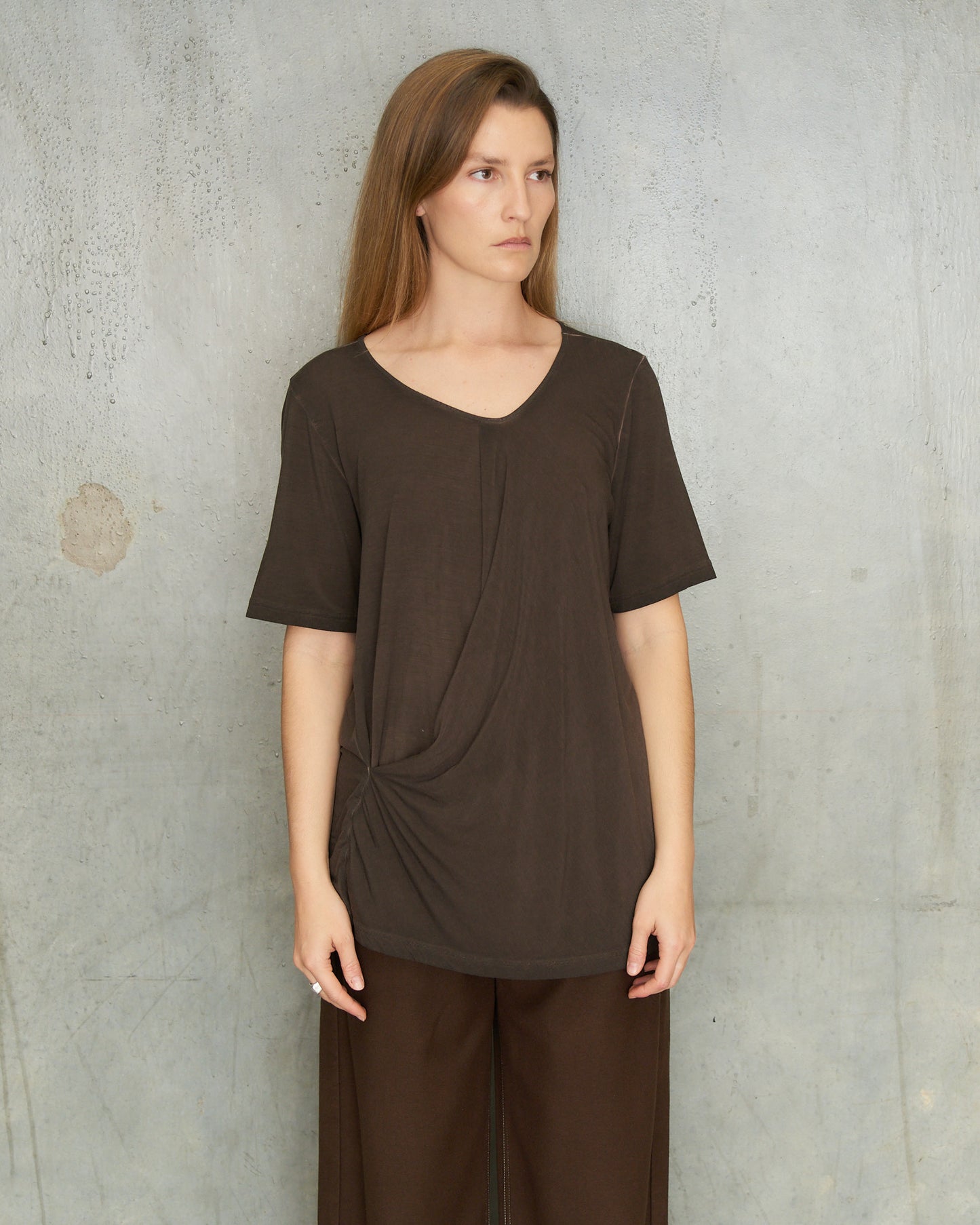 Brown Asymmetric Trap Top