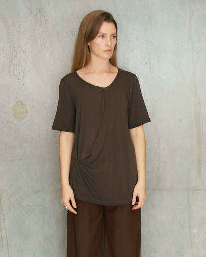 Brown Asymmetric Trap Top