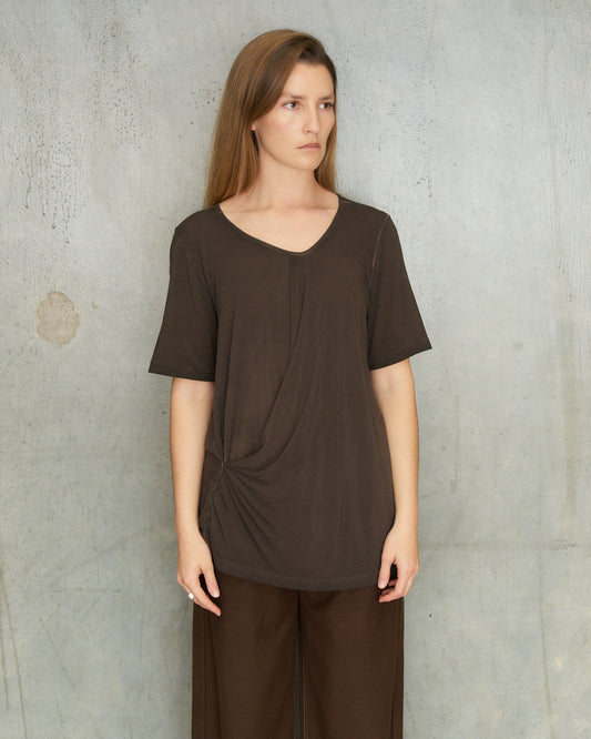 Brown Asymmetric Trap Top