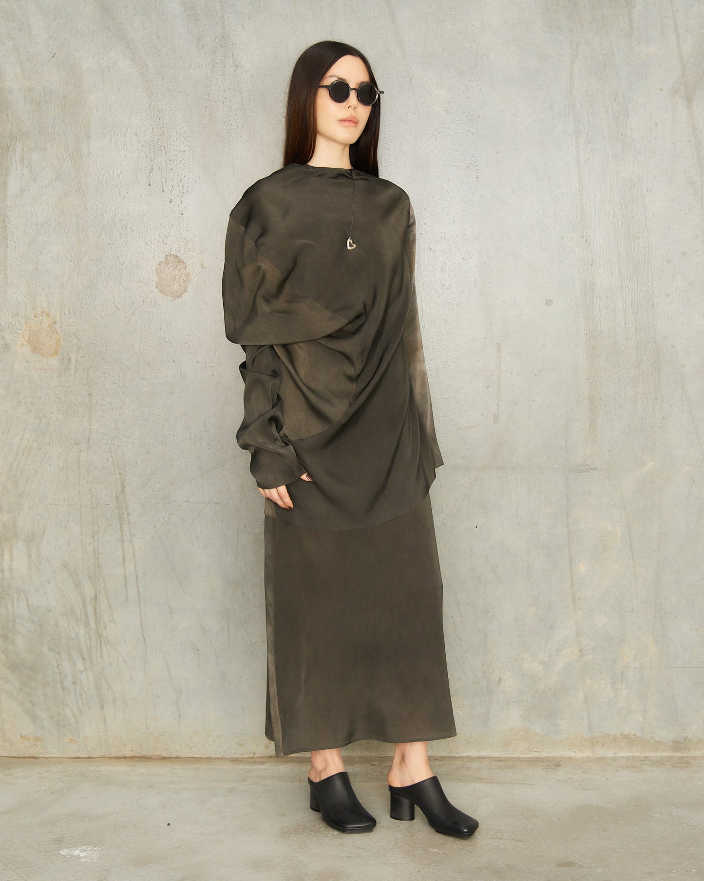 Dark Grey Tavella Trek Top