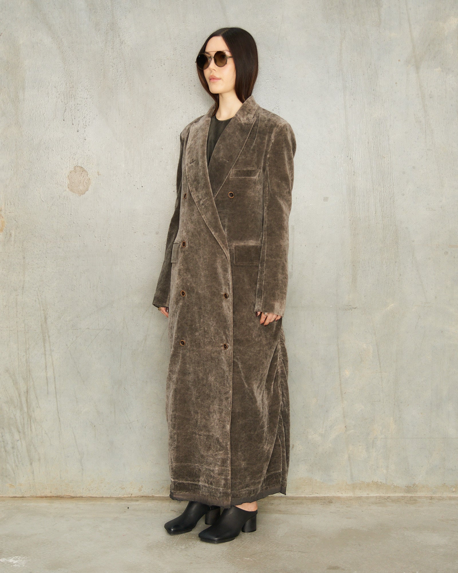 Uma Wang Dark Grey Velvet Cigna Coat Grey UW8021 - DILETTANTE