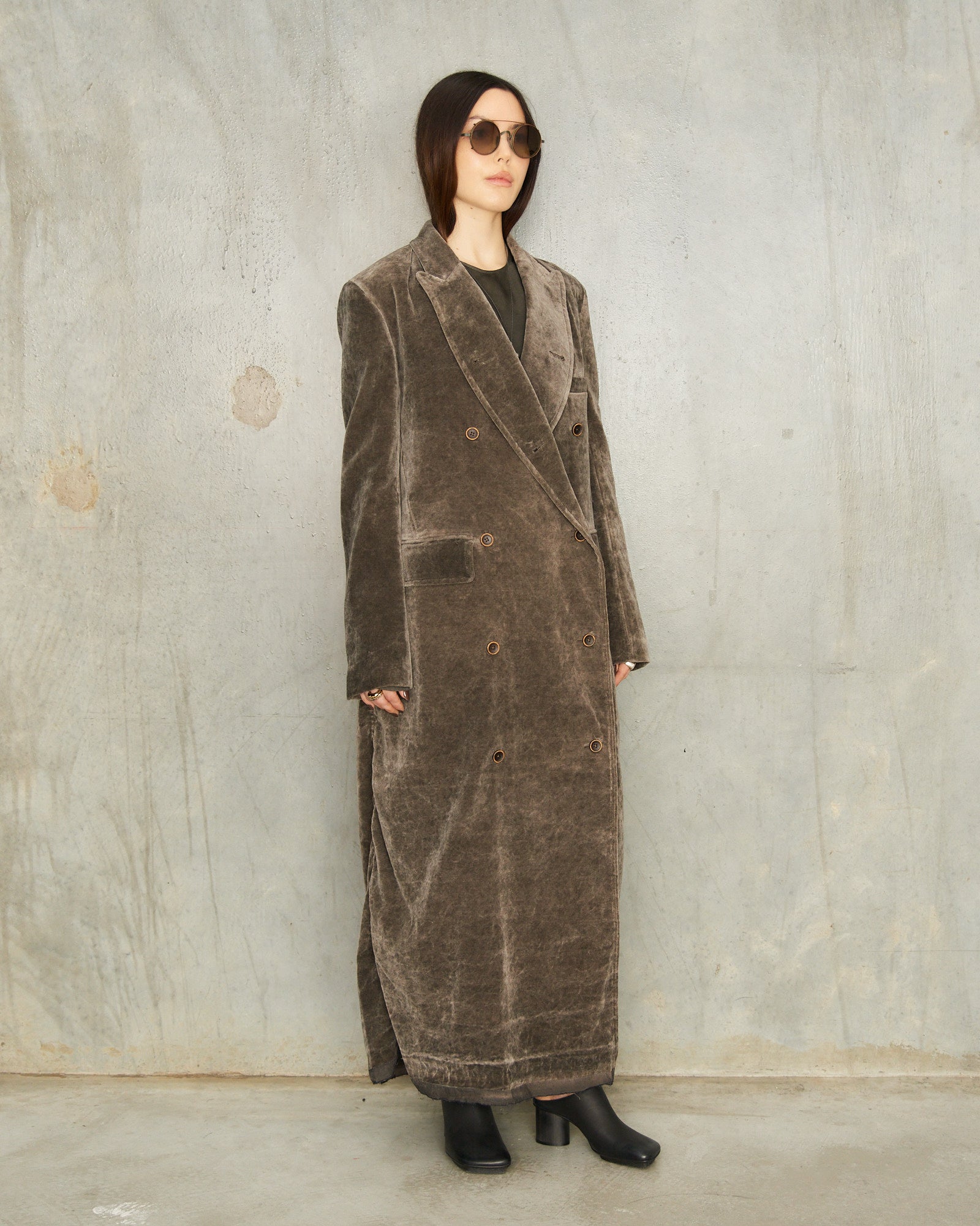 Uma Wang Dark Grey Velvet Cigna Coat Grey UW8021 - DILETTANTE