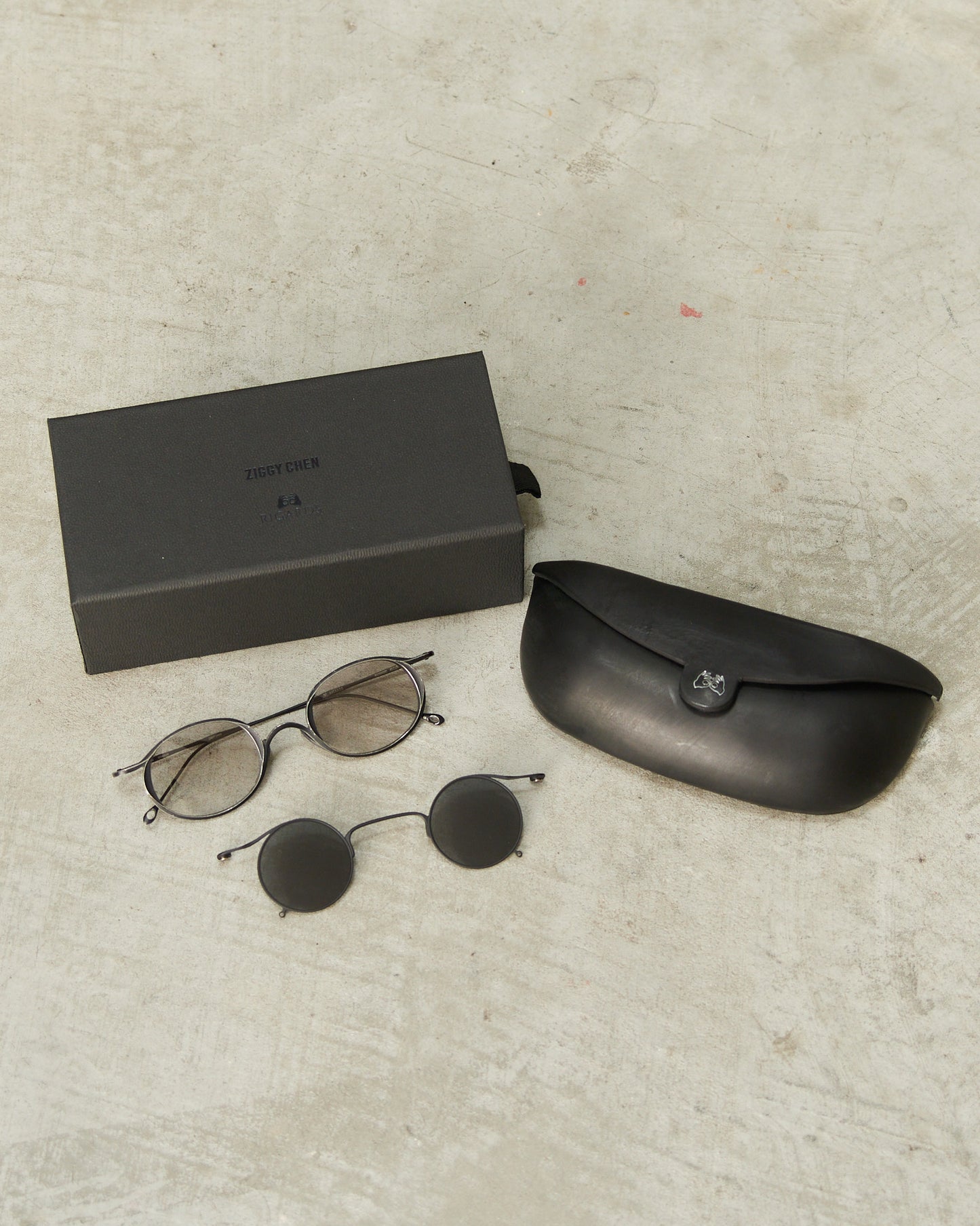 Antique Black Clip-on Sunglasses