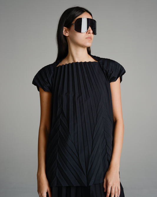 Black Leaf Pleats Top