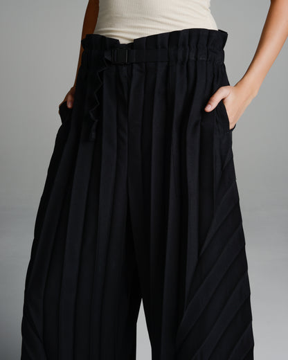 Black Leaf Pleats Pants