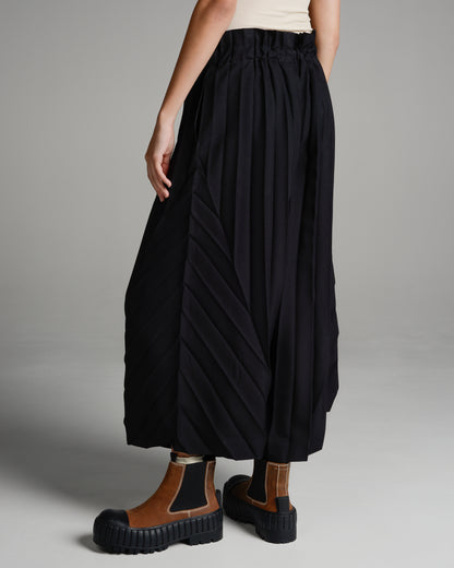 Black Leaf Pleats Pants