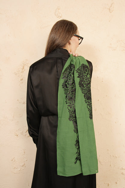 Tiriel Embroidered Scarf