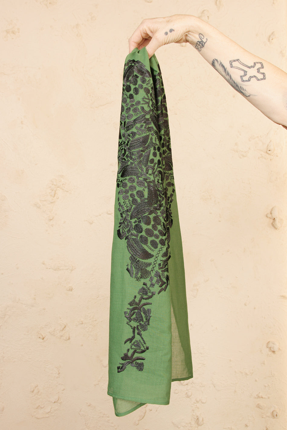 Tiriel Embroidered Scarf