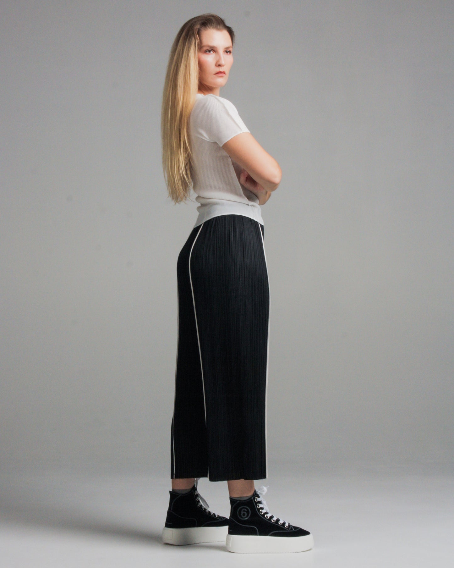Sway Black Wide Pleated Trouser