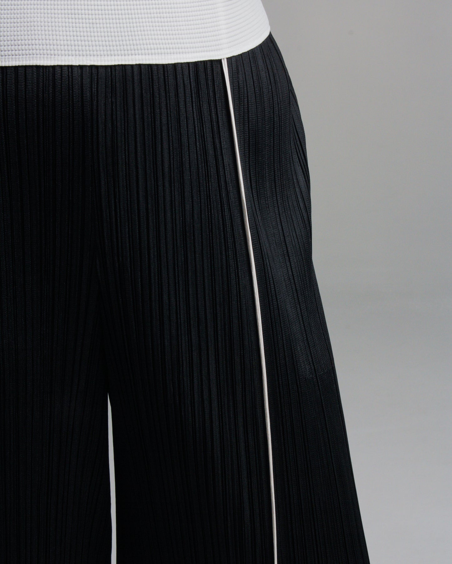 Sway Black Wide Pleated Trouser