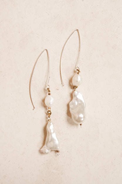 Double Pearl Earring