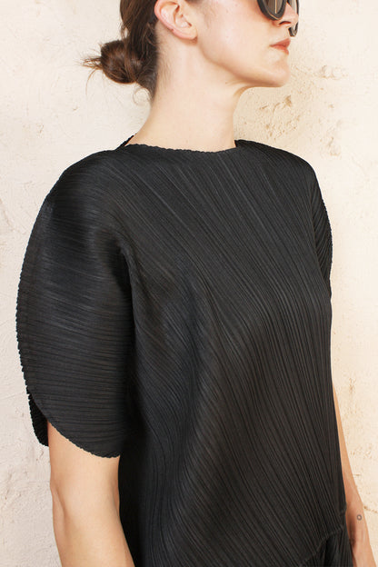Curved Black Top