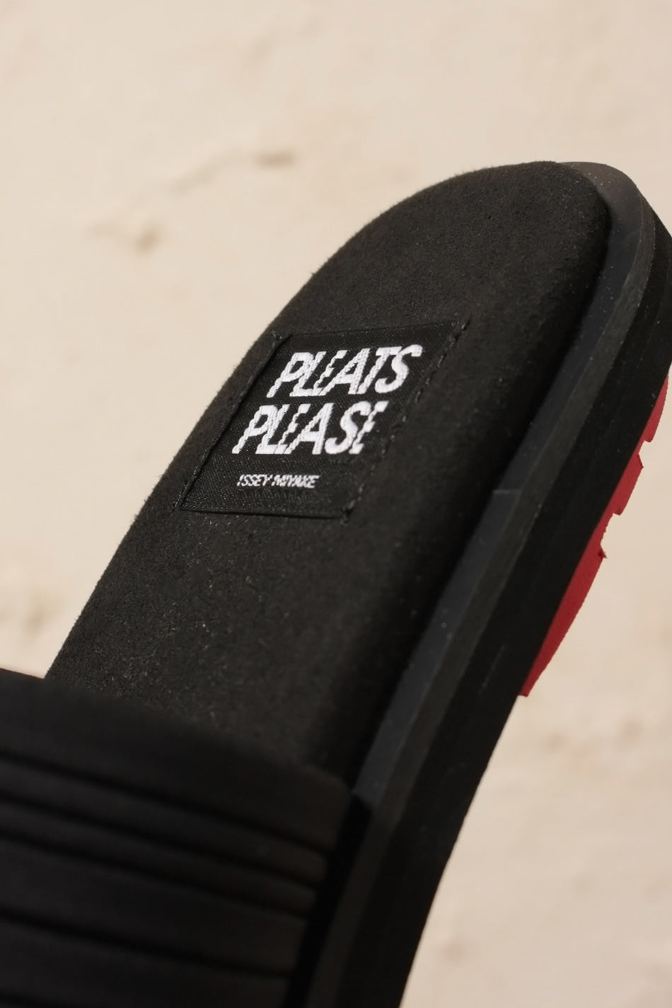Black Pleated Slides