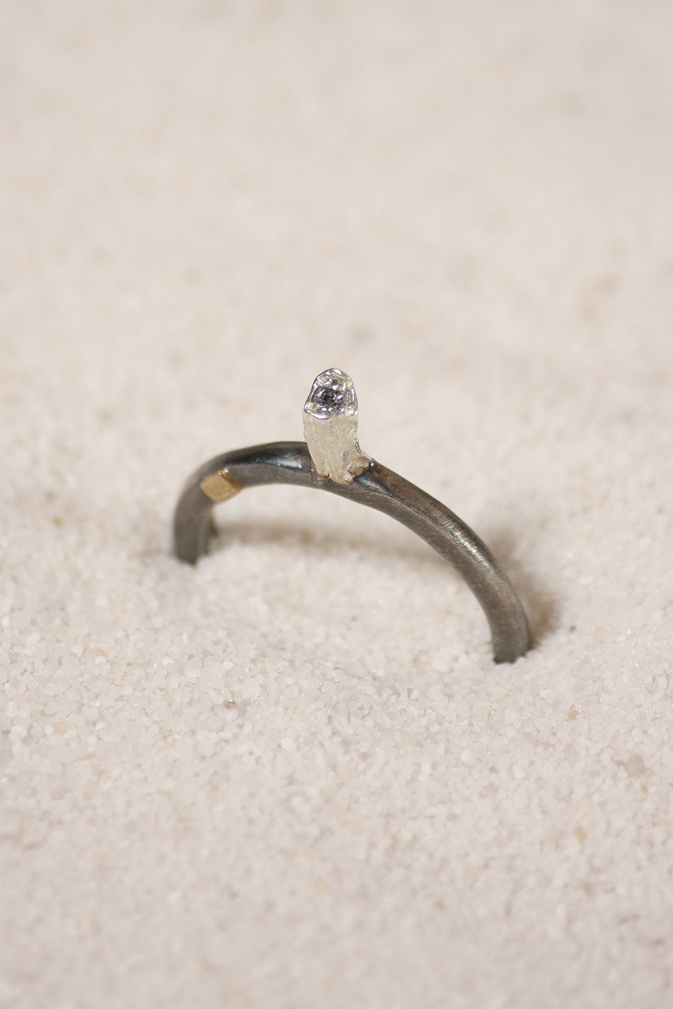 Hata Icy Grey Diamond Ring