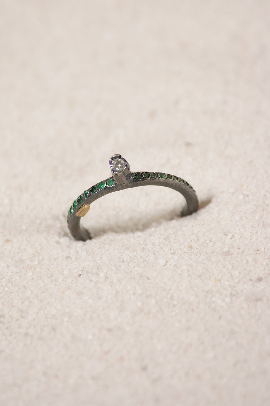Hata Emerald Diamond Ring