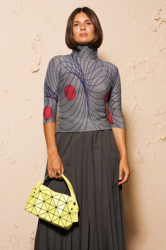 Micropleated Geometric Grey