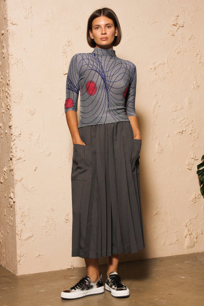 Micropleated Geometric Grey