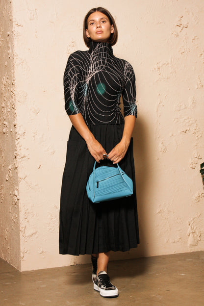 Micropleated Geometric Black