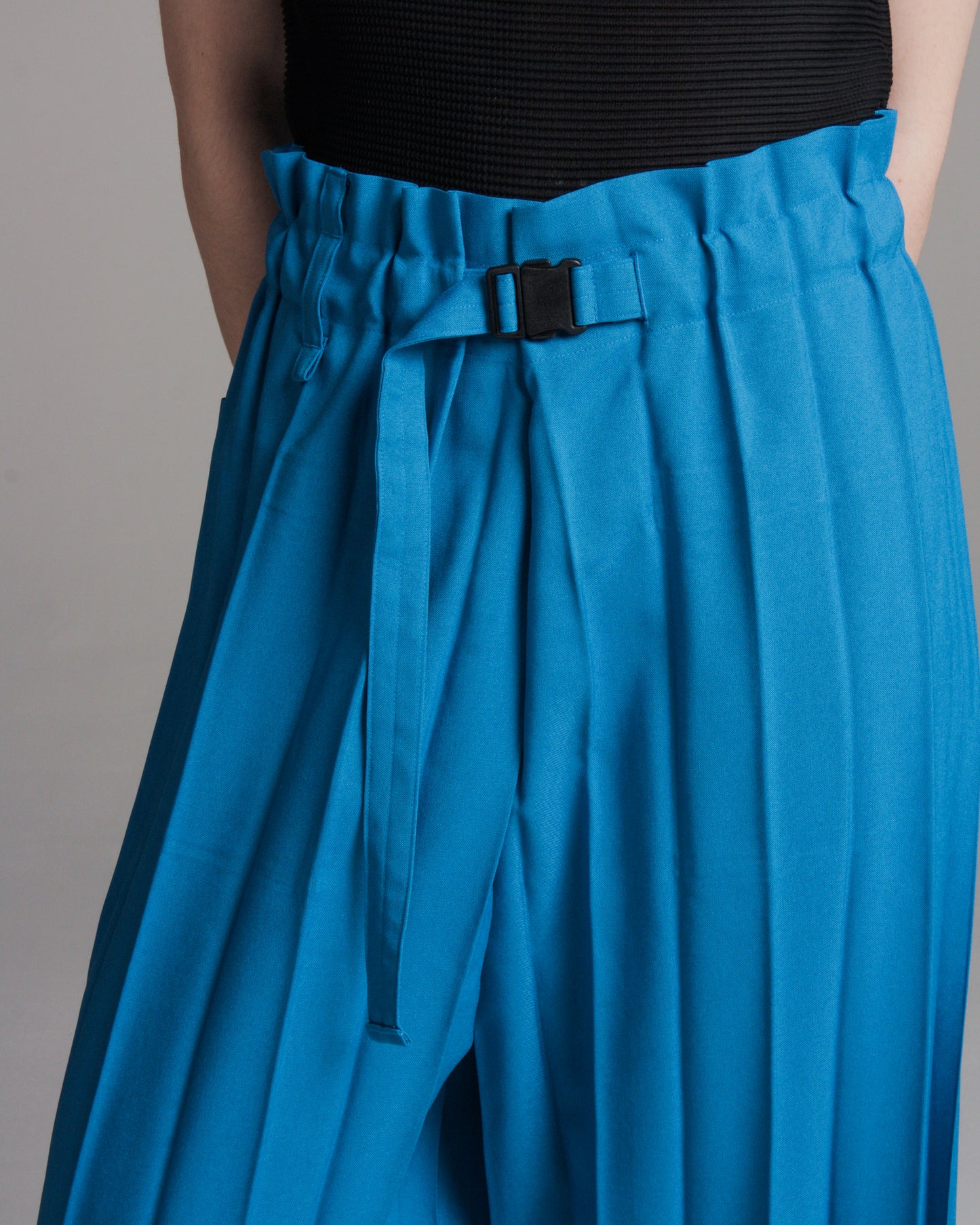 Wide Pleated Blue Cropped Pant