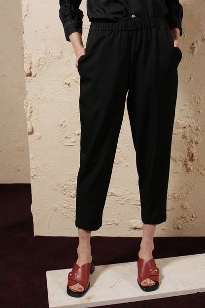 Relaxed Wool Trouser