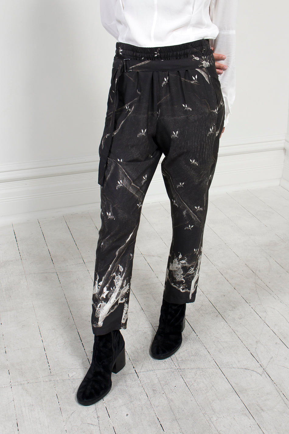 Victoria Lace Print Trouser