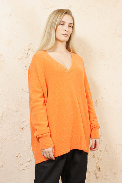 KARWAT ORANGE WOOL KNIT