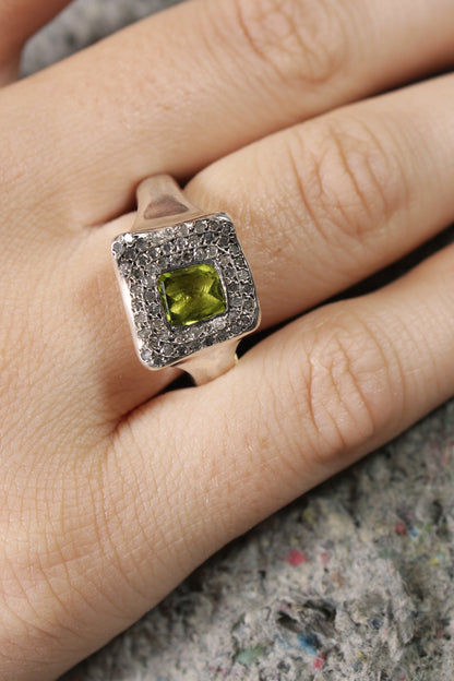 Leslie Peridot Ring