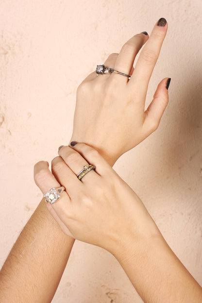 Hata Gold Icy Grey Diamond Ring