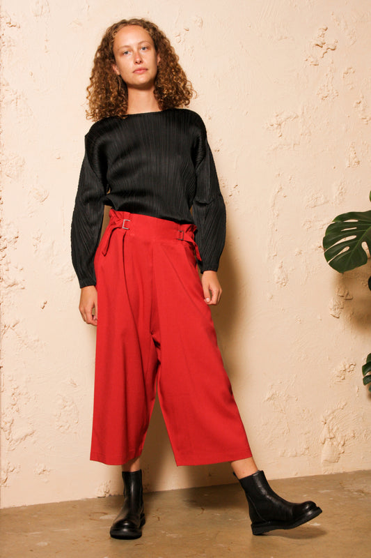 Cropped Red Adjustable Pant
