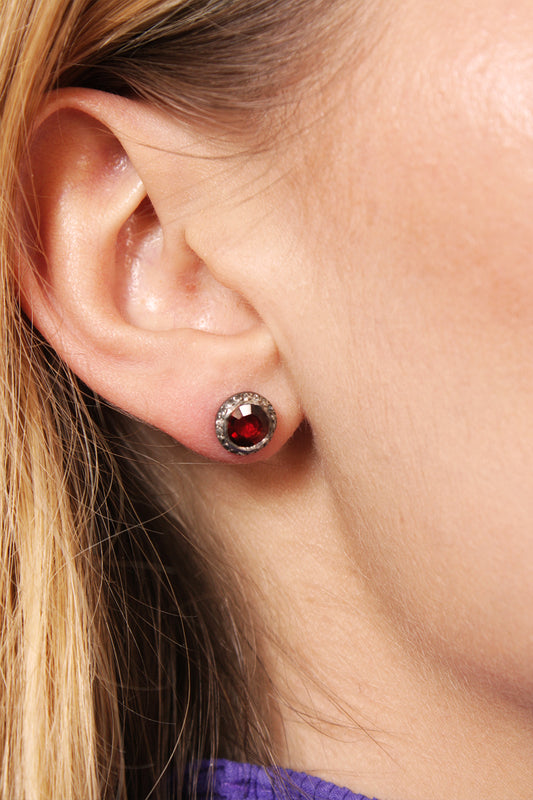 Belquis Garnet Earrings