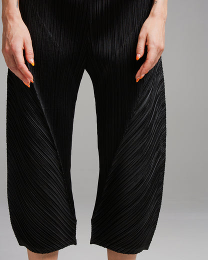 Black Diagonal Pleat Pants