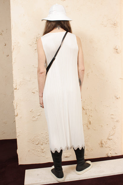 SQIGGLE HEM DRESS